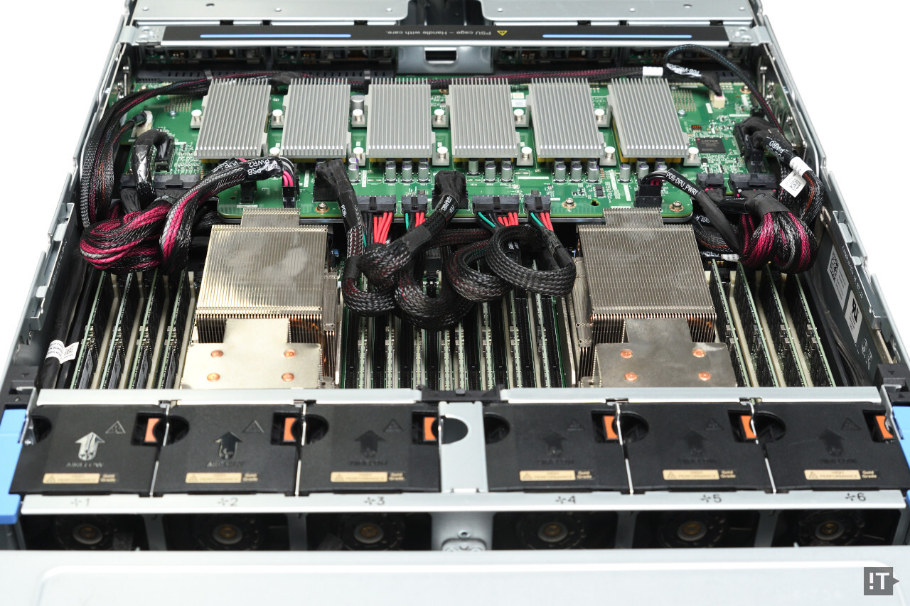 델 파워엣지 XE9680 CPU부 구성 / 권용만 기자