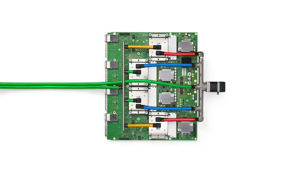 구글의 TPU v4 모델. / 구글