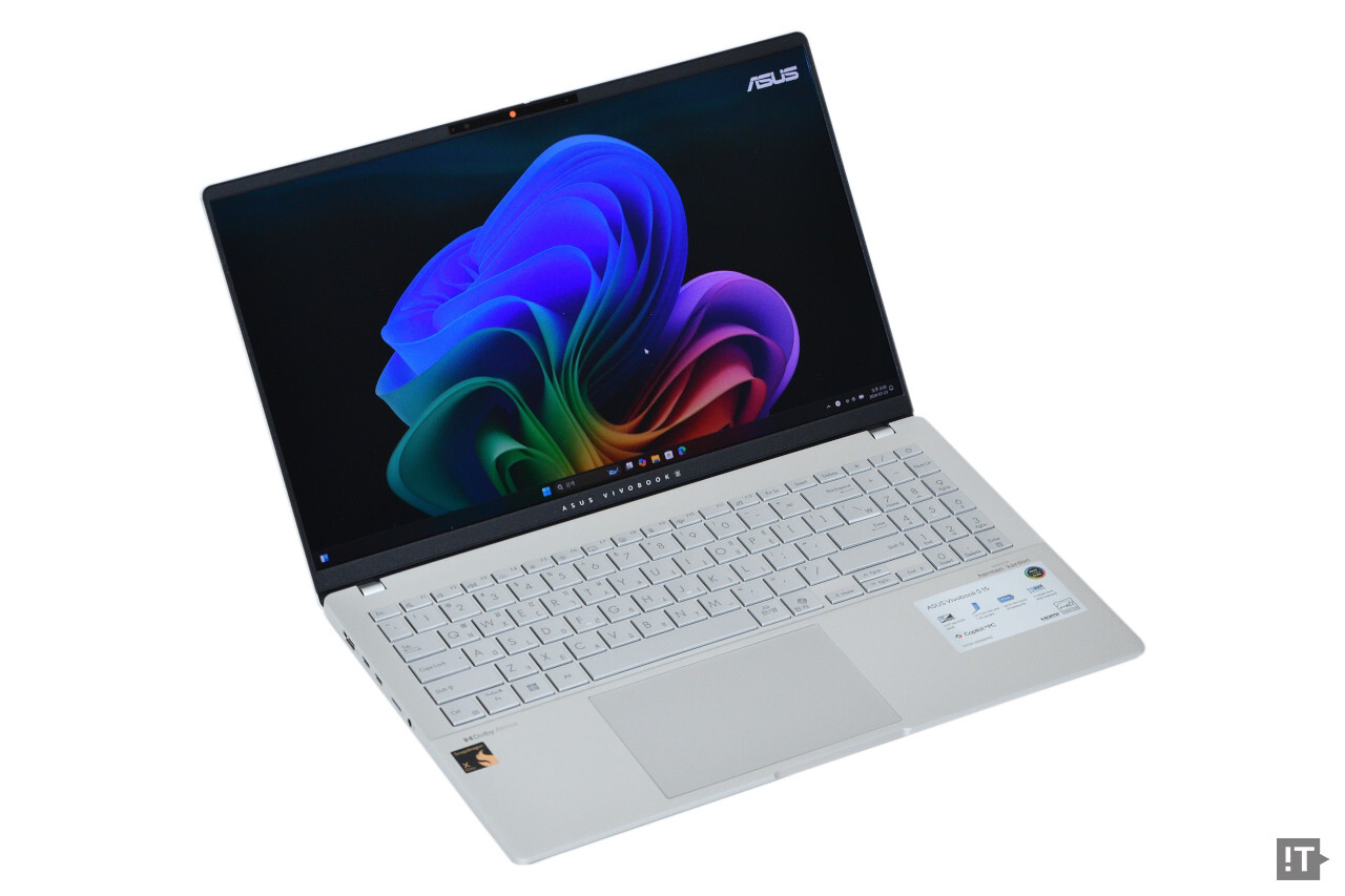 퀄컴 스냅드래곤 X 엘리트 시리즈 프로세서가 탑재된 ‘비보북 S 15 OLED’ / 권용만 기자