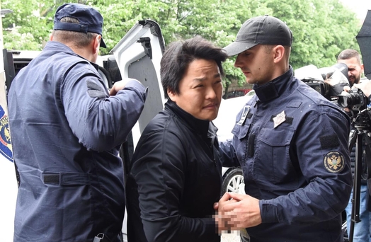 몬테네그로 포드고리차 법원에 출석하는 권도형 테라폼랩스 대표/조선DB