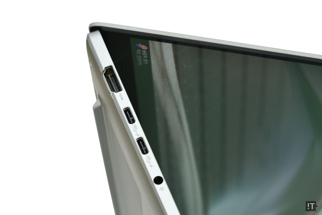 에이수스 ‘젠북 S 16’ 제품 좌측 주요 포트 구성 / 권용만 기자