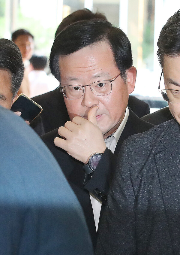 조병규 우리은행장이 지난 6월 19일 오전 서울 중구 은행연합회에서 열린 이복현 금융감독원장과 국내 은행장 간담회에 참석하고 있다./뉴스1