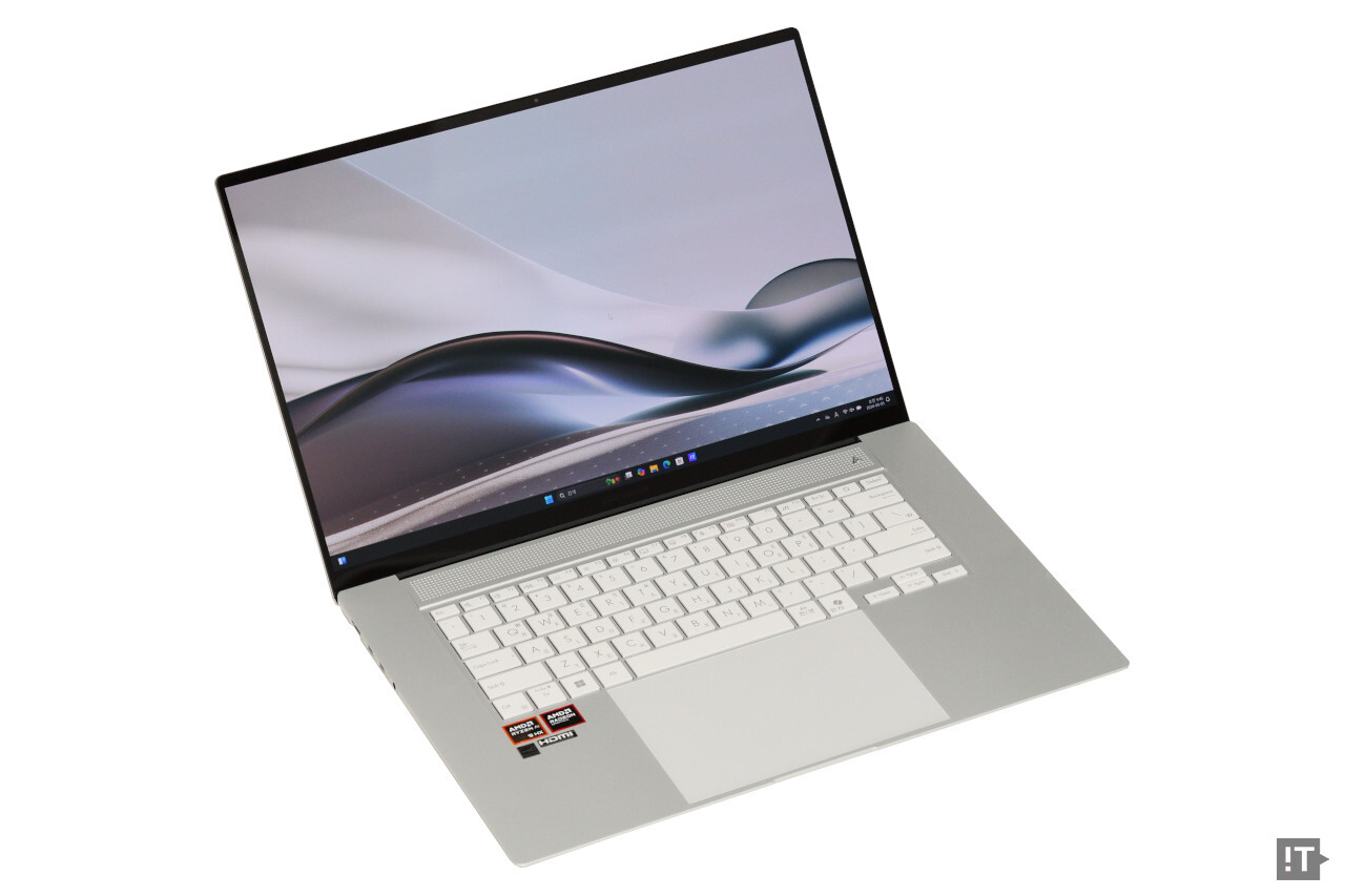 휴대성과 고급스러움을 갖춘 에이수스 ‘젠북 S 16’ / 권용만 기자