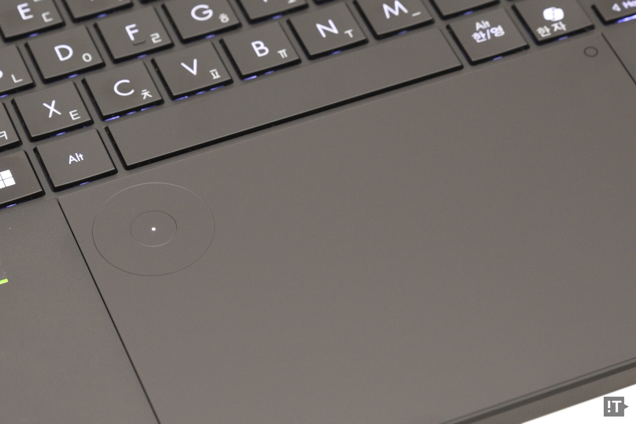 터치패드에 있는 크리에이터를 위한 특화 기능 ‘다이얼패드’ / 권용만 기자