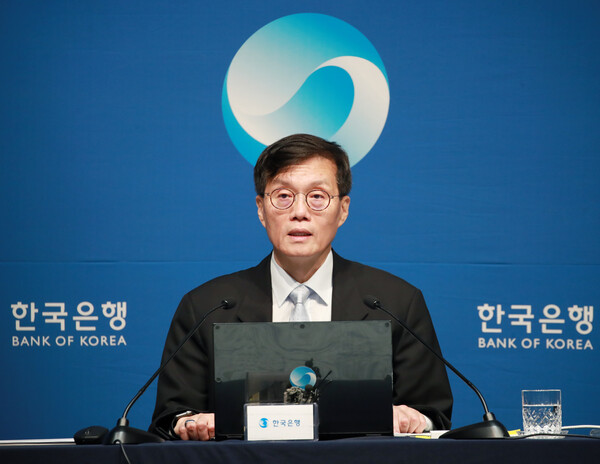 지난 11일 오전 이창용 한국은행 총재가 기자간담회에서 발언하고 있다. / 사진 = 한국은행