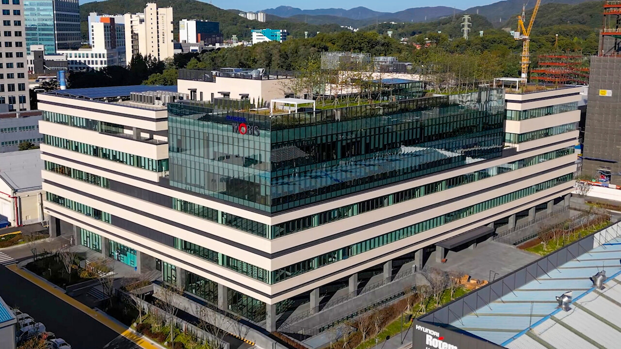 지난해 말 준공된 의왕연구소 전동화 연구동은 차세대 전동화 기술을 연구하는 전문 연구시설이다. / 현대모비스