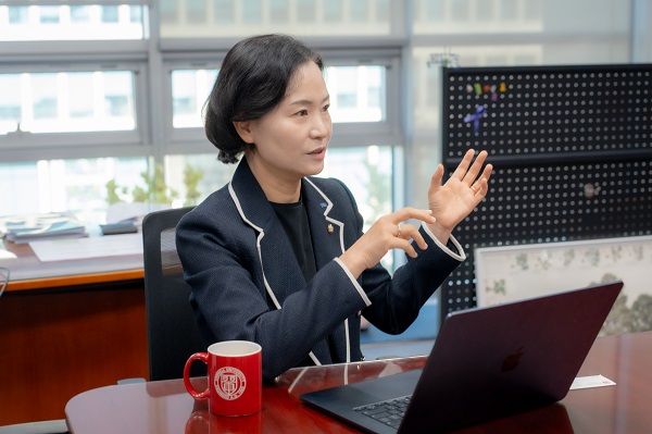 이해민 조국혁신당 의원이 10월 2일 IT조선 기자와 만나 이야기하고 있다. / 이해민 의원실