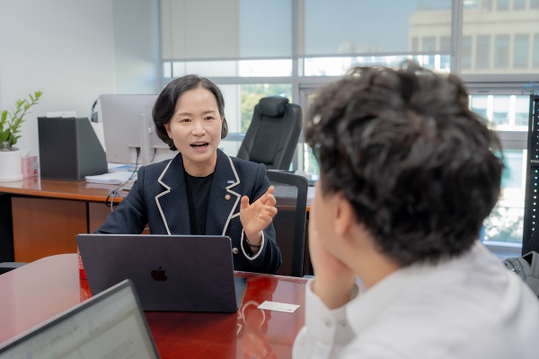 이해민 조국혁신당 의원이 10월 2일 IT조선과의 인터뷰에서 말하고 있다. / 이해민 의원실