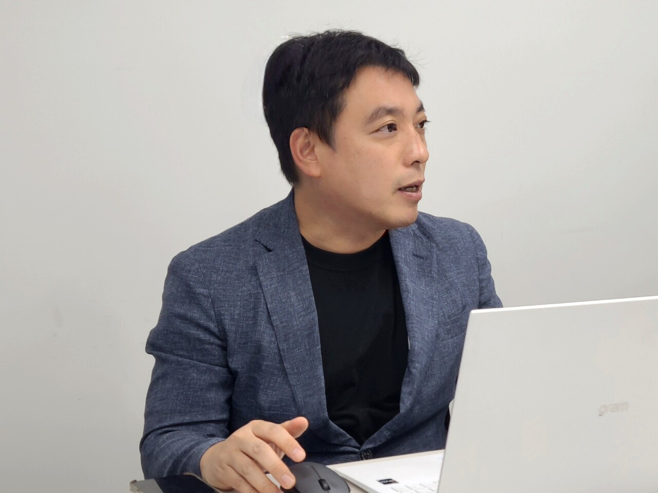 이정수 플리토 대표가 IT조선과 인터뷰 하고 있다. / 플리토