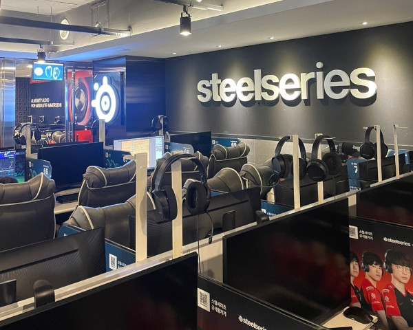 서울 대학로 스틸시리즈 PC방 전경 / 스틸시리즈