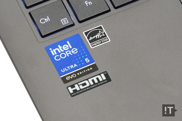 인텔 코어 울트라 200V 시리즈를 탑재한 에이수스 젠북 S 14 / 권용만 기자