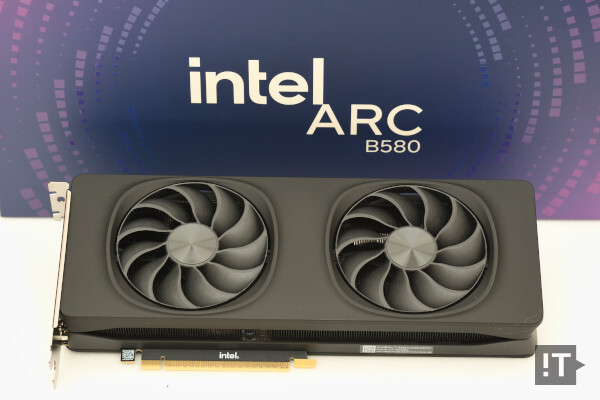인텔 아크 B580 리미티드 에디션 그래픽카드 / 권용만 기자