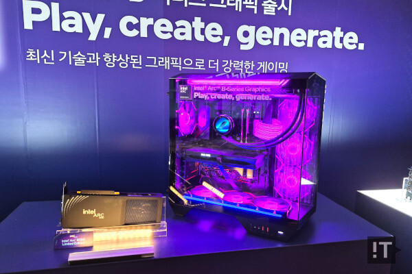 인텔 아크 B580 리미티드 에디션 그래픽카드와 탑재 시스템 / 권용만 기자