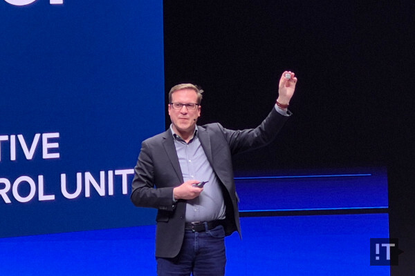 인텔의 새로운 ‘적응형 제어 유닛’ 디바이스가 발표됐다. / 라스베이거스=권용만 기자