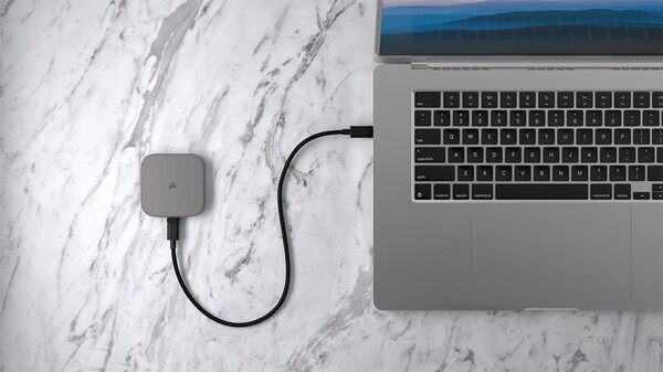 초고속 외장 SSD ‘EX400U USB4’ / 커세어 