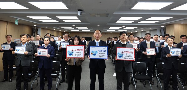 박병희 NH농협생명 대표이사가 윤리경영을 통해 농업인과 소비자에게 더욱 신뢰받는 회사를 만들겠다고 밝혔다 / NH농협생명