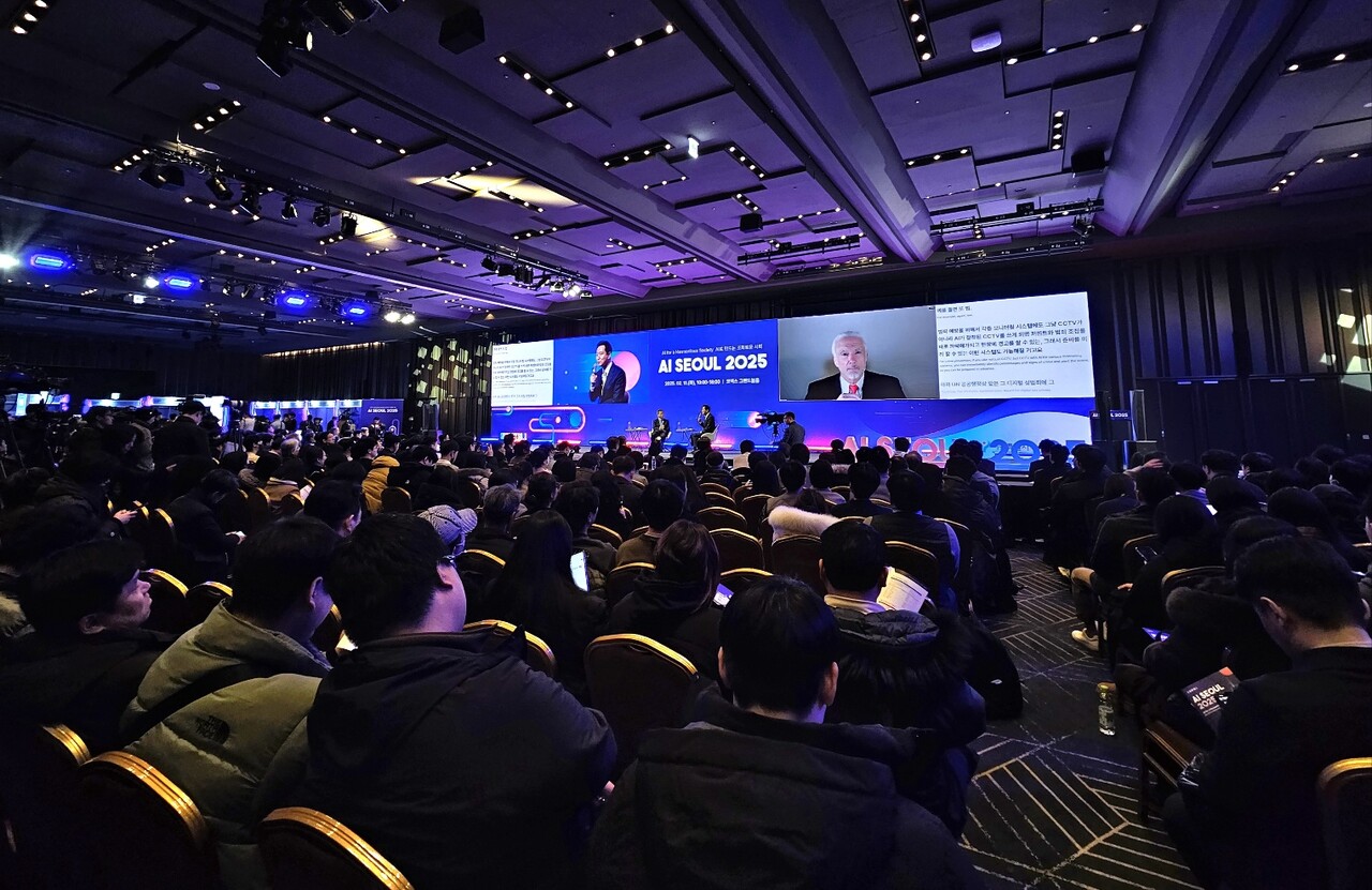 제리 카플란 교수와 오 시장, 장병탁 서울대학교 AI 연구원장이 대담하는 모습. / 홍주연 기자