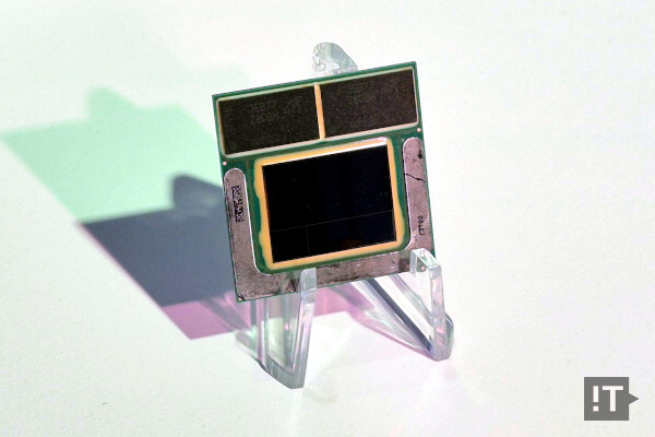 ‘루나 레이크’가 탑재된 노트북은 이전의 사용 습관을 바꾸는 환경을 제공한다.  / 권용만 기자 