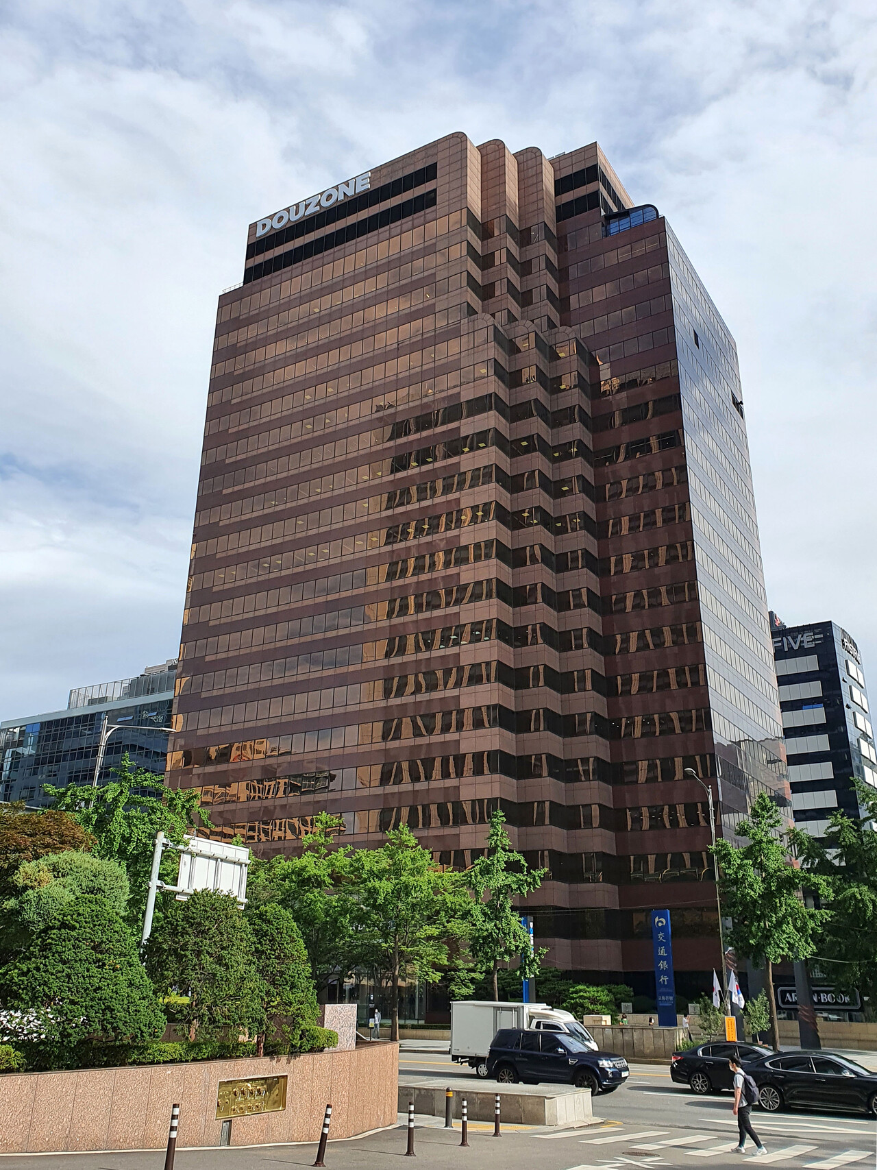 더존을지타워. / 더존비즈온