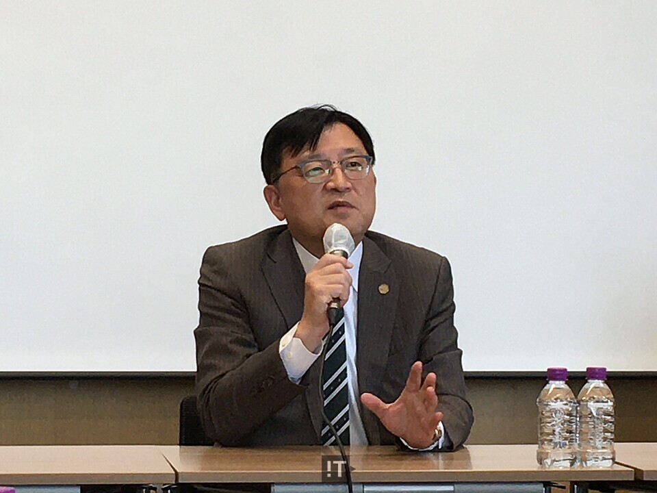 조준희 제20대 한국소프트웨어산업협회장이 취재진의 질의에 답하고 있다. / 김경아 기자