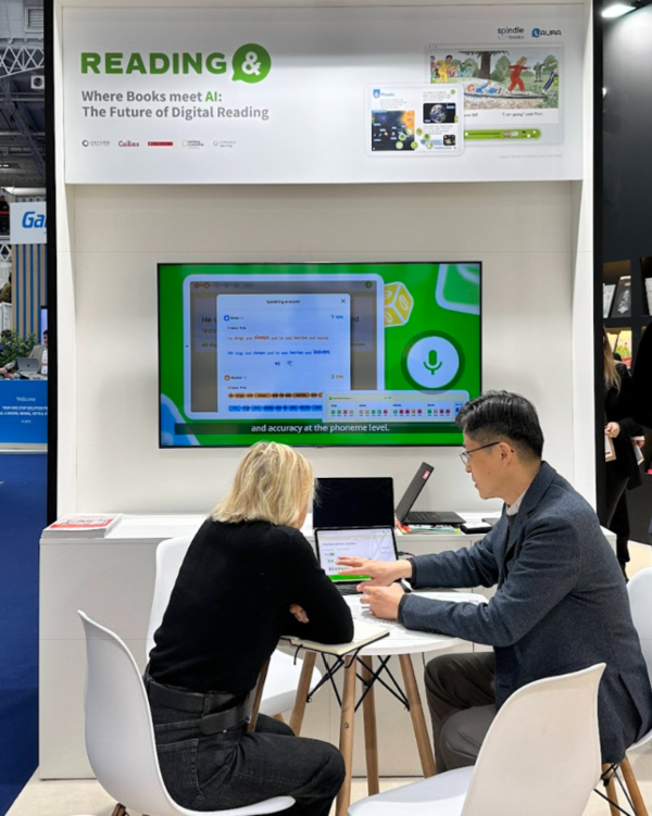 리딩앤이 2025 런던 도서전에 참가했다. / 리딩앤