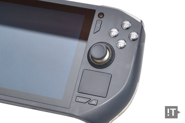 게이밍 디바이스지만 ‘전면 카메라’ 가 있는 점도 특징이다. / 권용만 기자