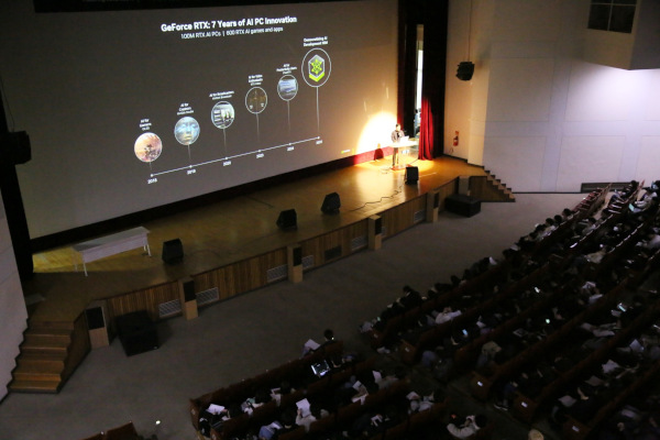 MSI가 서울대·숭실대에서 최신 RTX AI PC 체험 행사를 진행했다. / MSI