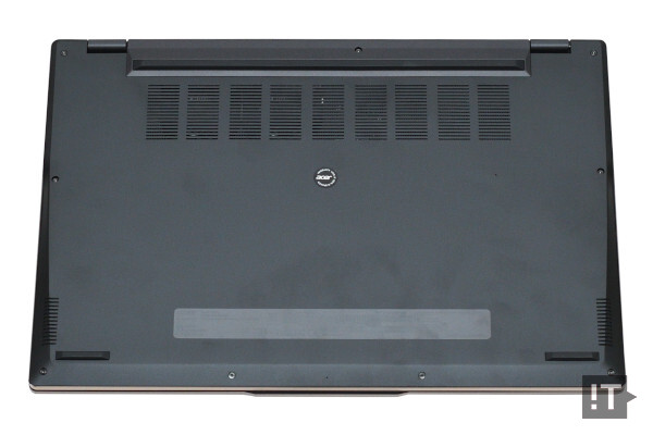 에이서 스위프트 16 AI의 후면 모습 / 권용만 기자