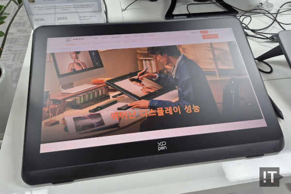 부드러운 움직임에서 차별화되는 ‘아티스트 프로 24(2세대) 165Hz’ / 권용만 기자