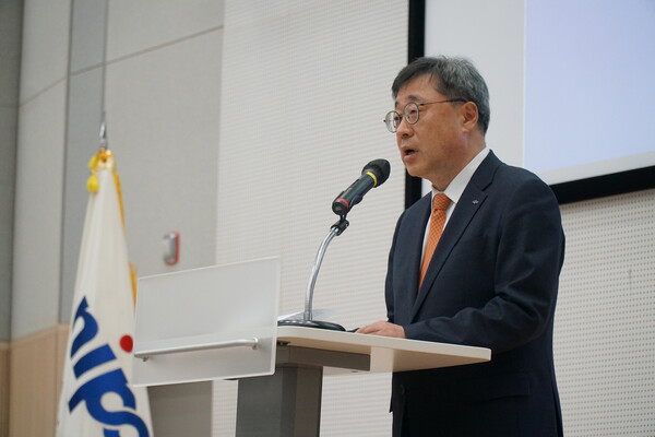 박윤규 전 과학기술정보통신부 제2차관이 31일 충북 진천 본원에서 열린 정보통신산업진흥원(NIPA) 제6대 원장 취임식에서 말하고 있다. / 정보통신산업진흥원(NIPA)공식 취임했다고 밝혔다. 임기는 3월 31일부터 3년이다. 