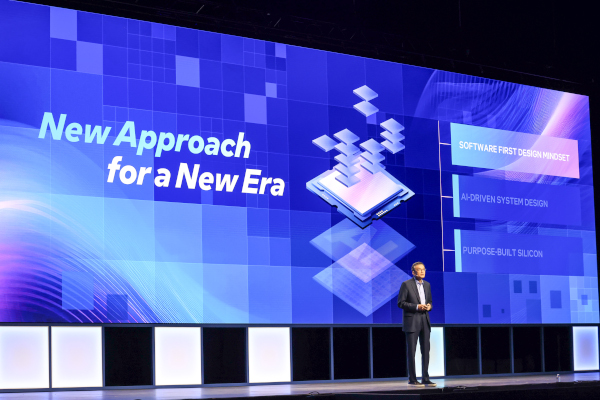 고객 중심의 ‘소프트웨어 우선’ 제품 전략이 제시됐다. / 인텔