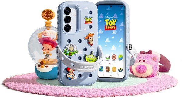 KT가 출시한 갤럭시 S25 크록스 토이스토리 에디션 이미지. / KT