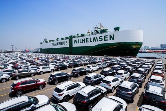 수출을 위해 선적 대기 중인 쉐보레 모델들. / 한국GM