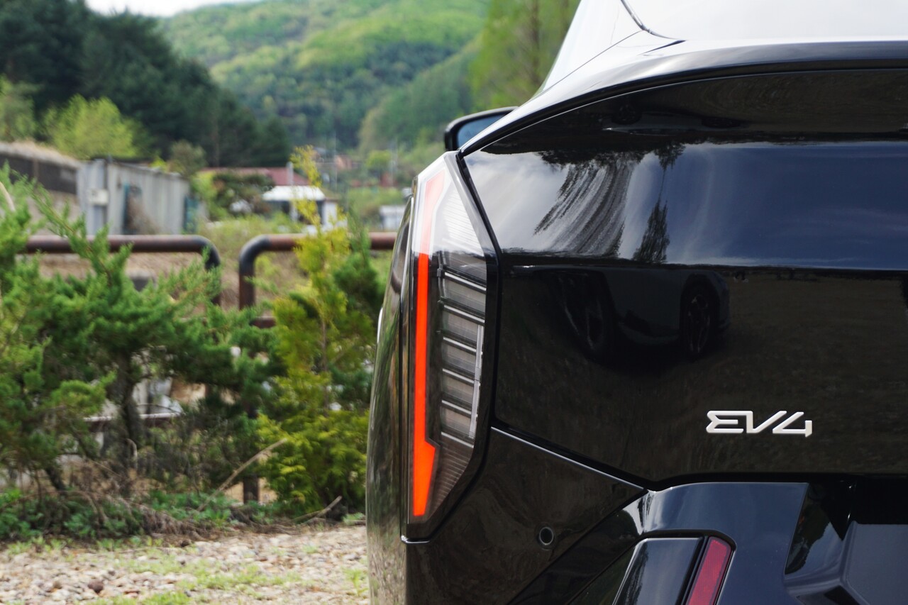 기아 EV4 후면 테일램프. / 허인학 기자