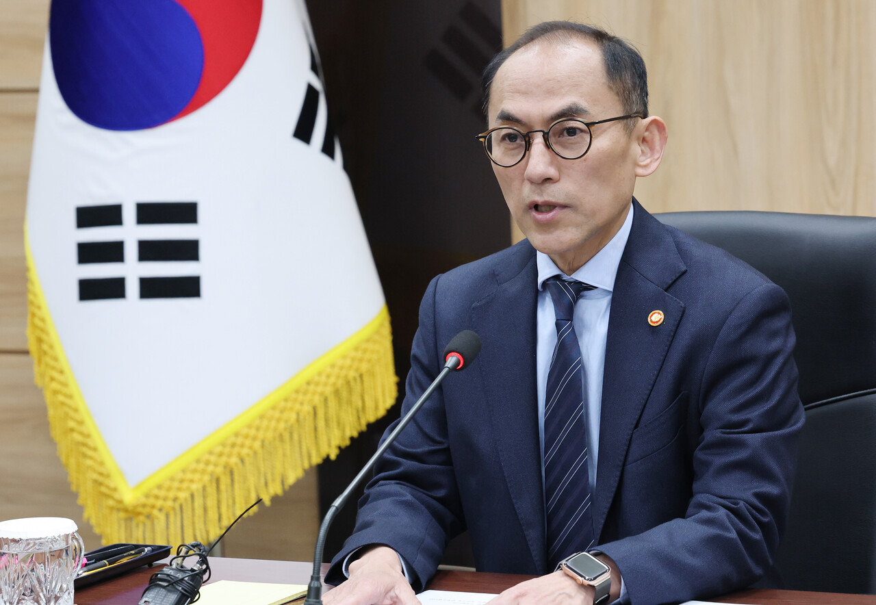 고학수 개인정보보호위원회 위원장이 지난 3월 27일 서울 종로구 정부서울청사에서 개인정보위원회 출입기자단 정례 브리핑을 하고 있다. /뉴스1