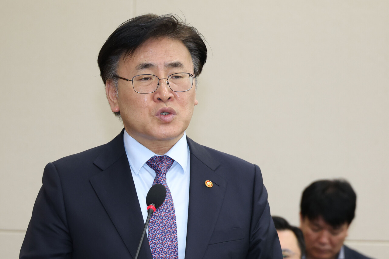 유상임 과학기술정보통신부장관이 23일 오전 서울 여의도 국회에서 열린 과학기술정보방송통신위원회 전체회의에 출석해 추가경정예산안 및 기금운용계획변경안에 대한 제안설명을 하고 있다. /뉴스1