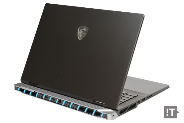 MSI ‘타이탄 18 HX AI A2XW’ 게이밍 노트북 PC / 권용만 기자