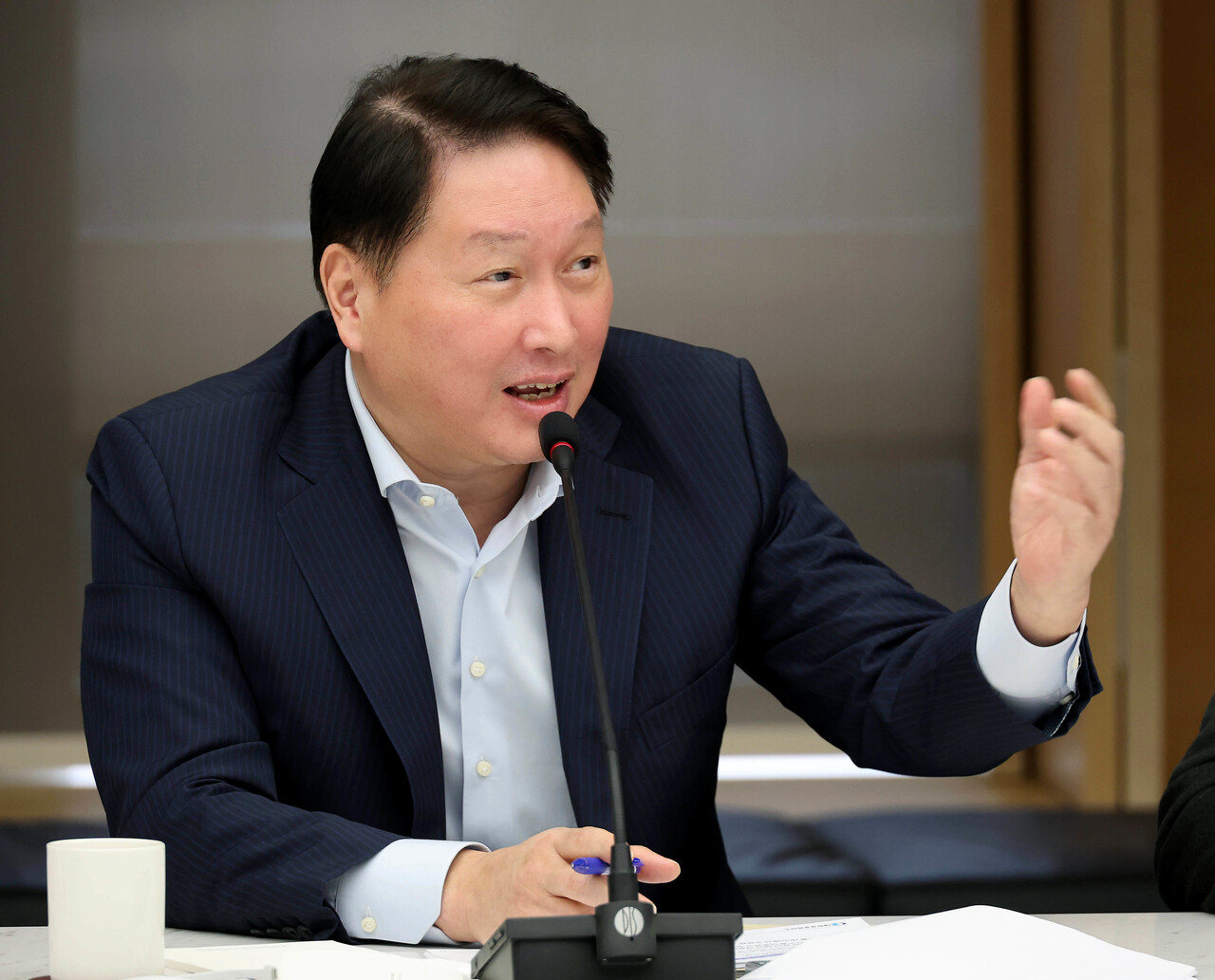 최태원 대한상공회의소 회장이 3월 25일 서울 중구 대한상의에서 열린 기자간담회에서 주요 현안에 대한 발언을 하고 있다. / 뉴스1