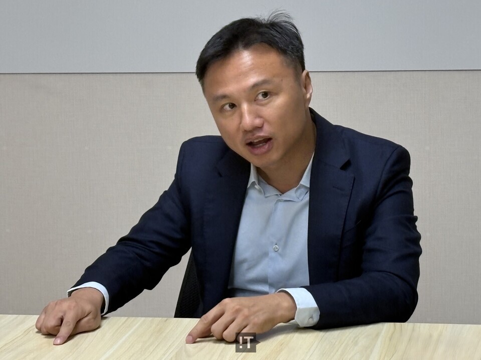 피터 창 에이수스 아태지역 지사장이 취재진의 질의에 답하고 있다. / 타이베이=공동취재단