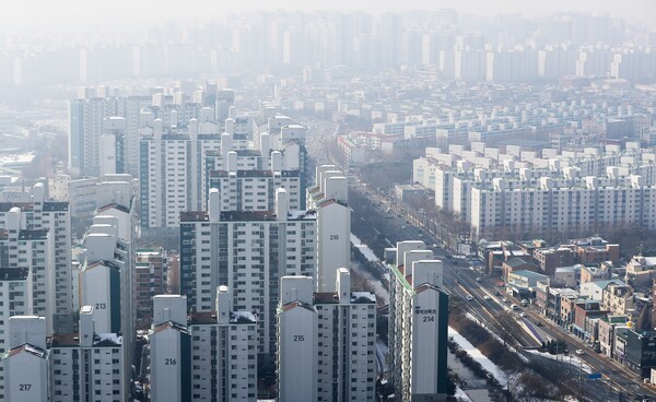 금융당국이 전체 부실 부동산 프로젝트파이낸싱(PF) 12조6000억원를 올해 상반기 내 정리하기로 했다 / 뉴스1