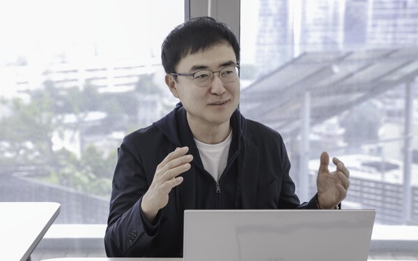 손병두 토스인사이트 대표는 지난해 11월 토스인사이트 대표로 취임했다. 최근 IT조선과의 인터뷰에서 질문에 답하고 있는 모습.