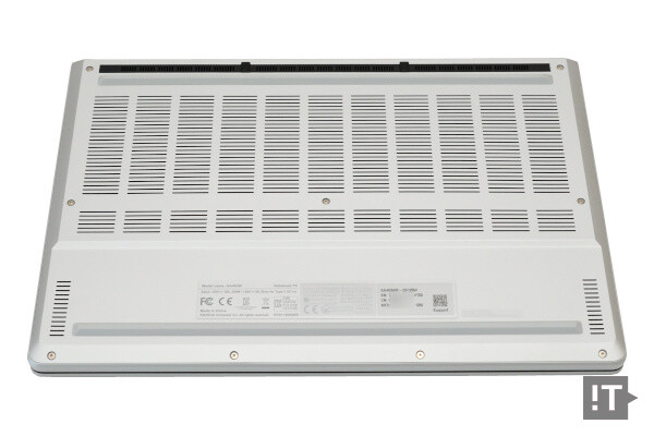 에이수스 ROG 제피러스 G14(2025) 하판 모습 / 권용만 기자