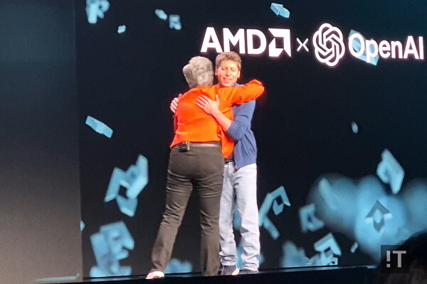 기조연설 무대에서 대담을 마치고 인사를 나눈 리사 수 AMD CEO(좌)와 샘 올트먼 오픈AI CEO(우) / 새너제이=권용만 기자