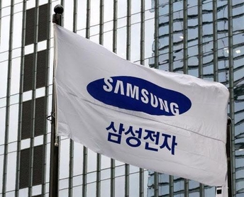 서울 삼성전자 서초사옥에 휘날리는 삼성전자 깃발/ 조선일보 DB