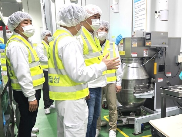 SPC그룹이 전 계열사 생산센터에 노사안전협의체를 구성하고 합동 안전점검을 실시했다. / SPC그룹