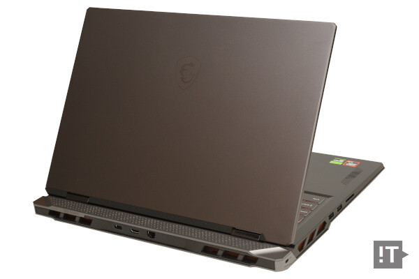 플래그십 급 성능 지향의 제품 구성을 갖춘 MSI ‘벡터 A18 HX A9WIG-R9 QHD+’ 노트북 PC / 권용만 기자