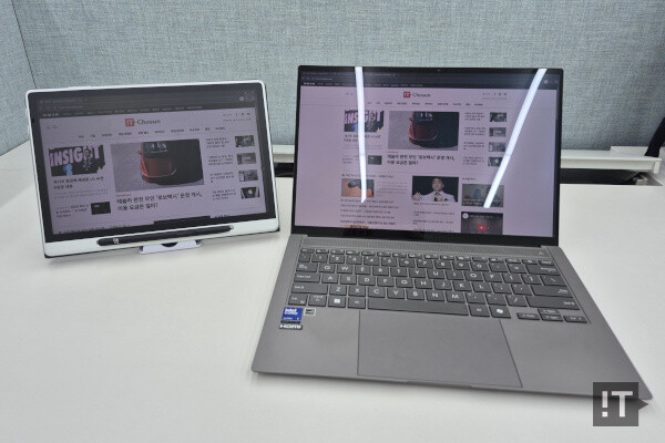 에이수스 젠북 S 14 OLED 노트북과 엑스피펜 매직 노트패드를 에이수스 글라이드X 앱으로 무선 연결했다. / 권용만 기자