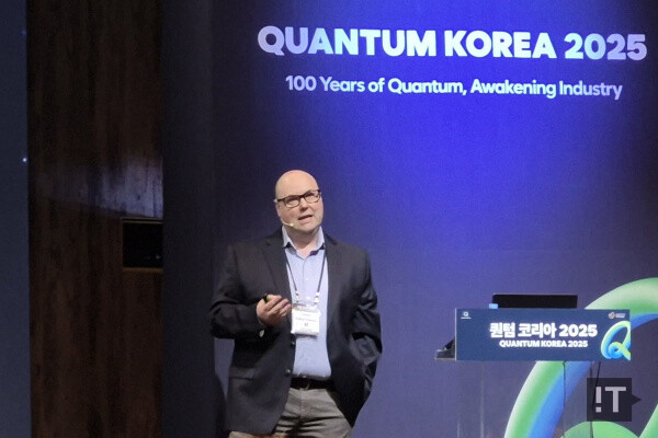 오스카 페인터 미국 캘리포니아 공과대학 교수 겸 AWS 양자 하드웨어 총괄 책임자 / 권용만 기자