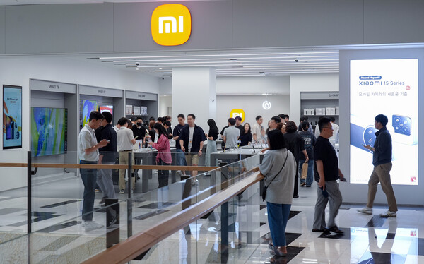 서울 여의도 IFC몰 L2층에 마련된 국내 첫 공식 오프라인 매장 ‘Xiaomi 스토어 서울 IFC몰 여의도점’. / 샤오미코리아
