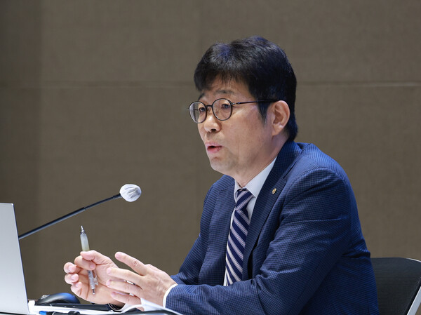 유상대 한국은행 부총재 / 한국은행